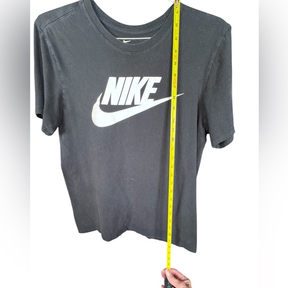 Nike Women's Black and White Tshirt size M - Picture 5 of 7